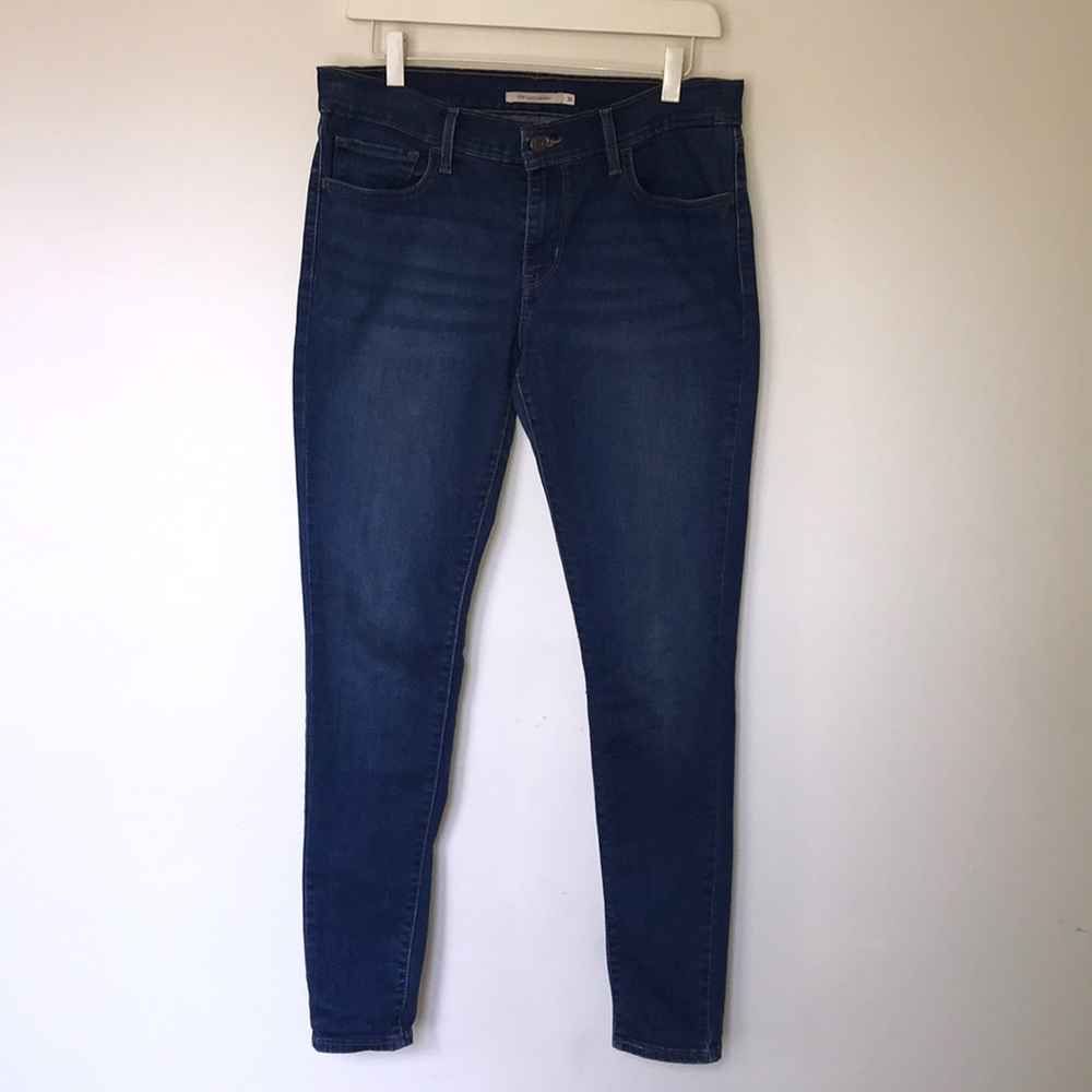 Levi’s 710 Super Skinny Jeans
